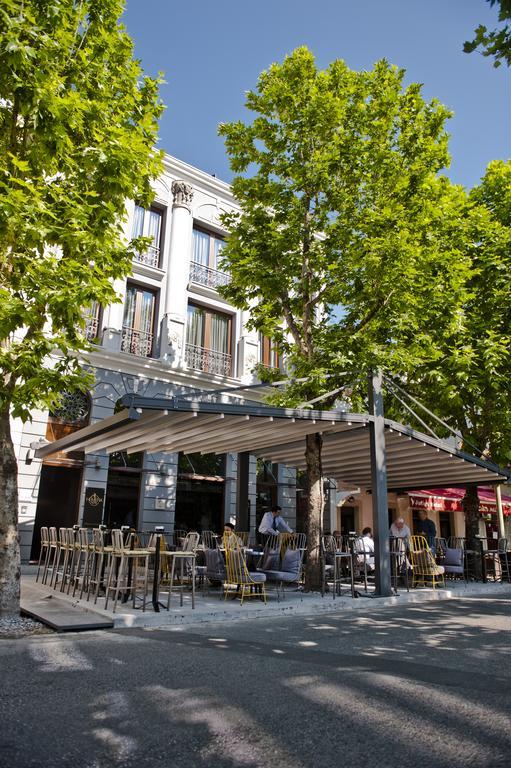 Hotel Hemera 포드고리차 외부 사진 Café in Brussels