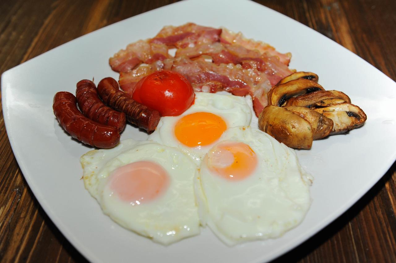 Hotel Hemera 포드고리차 외부 사진 English breakfast