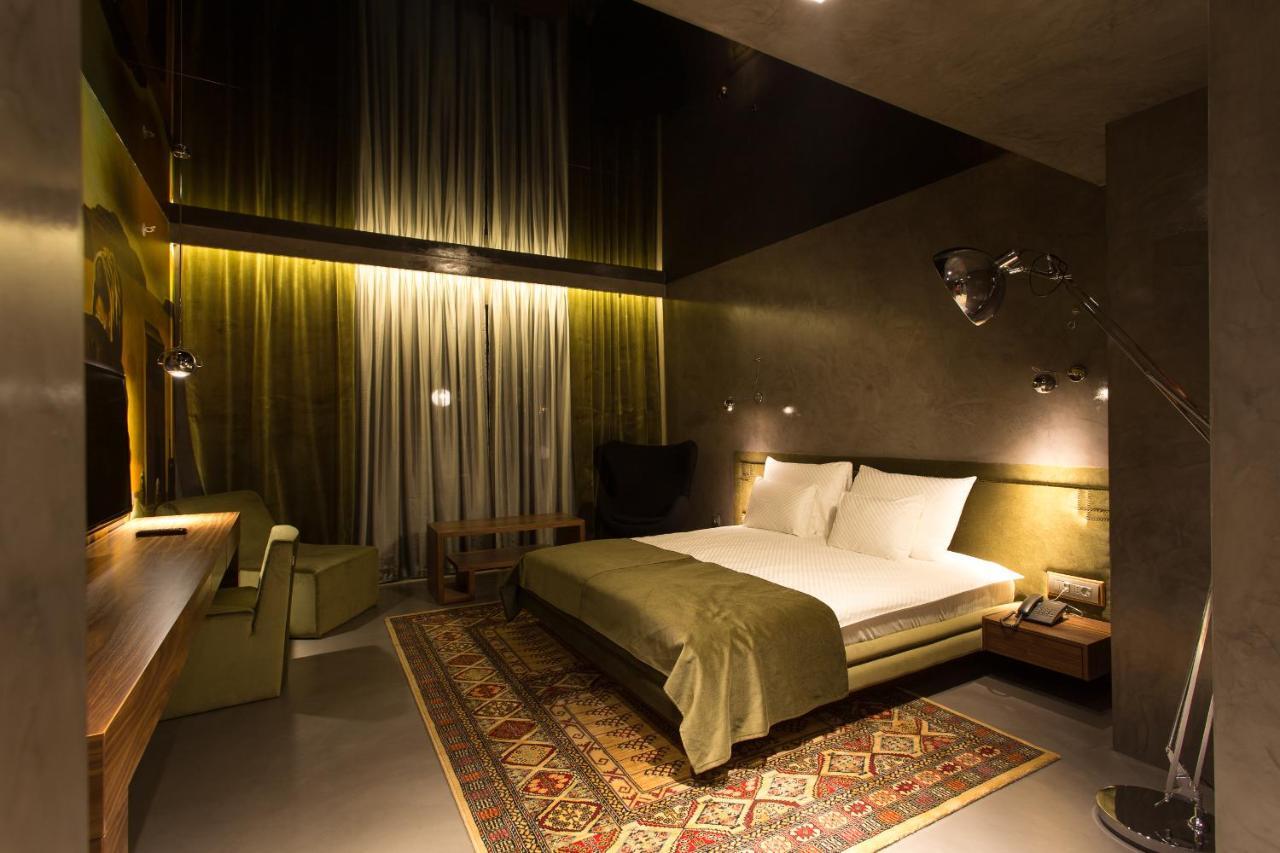 Hotel Hemera 포드고리차 객실 사진 A room at the hotel